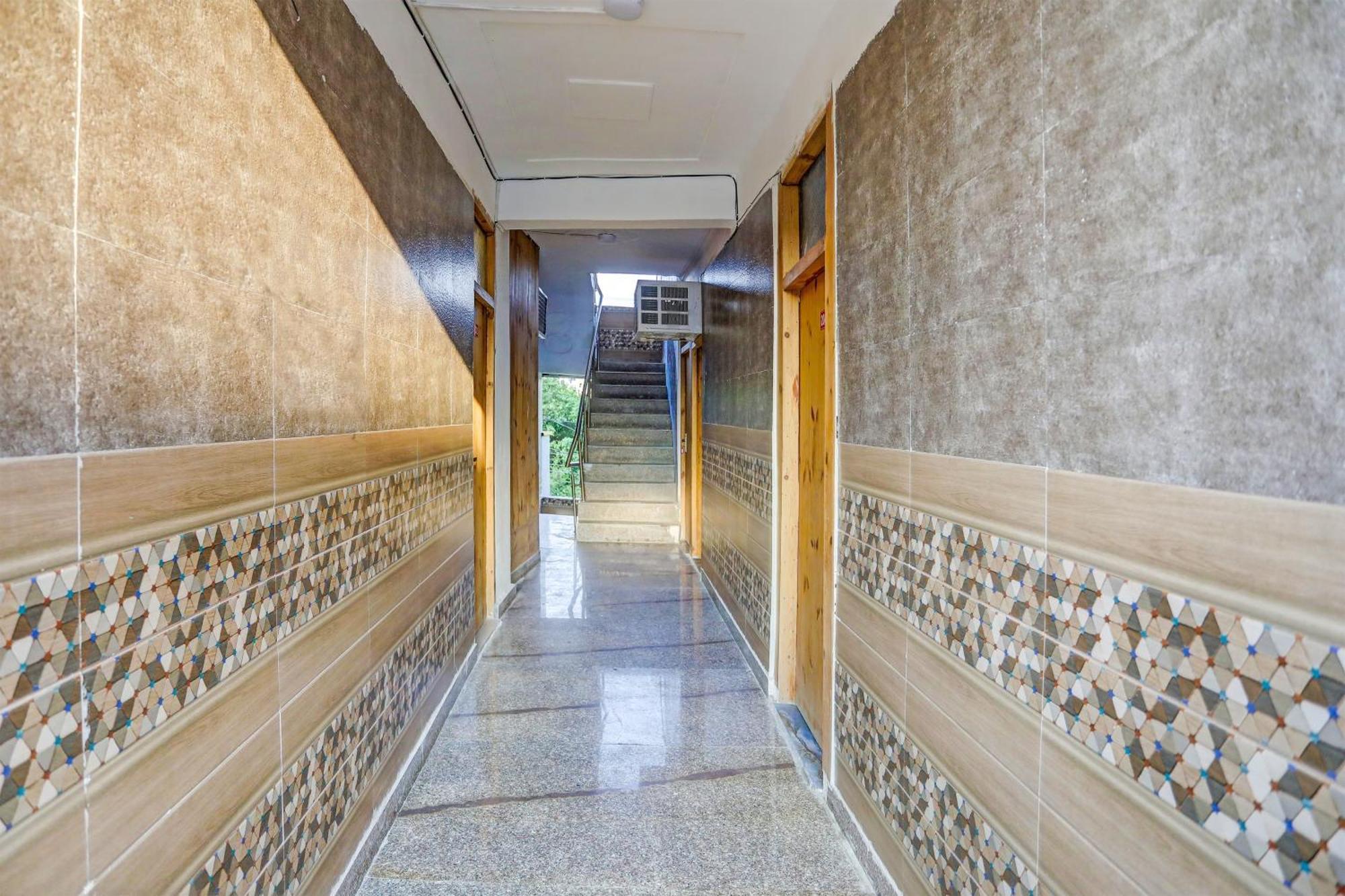 Umen Hotel Nearest Sector 66 Noida Exterior photo