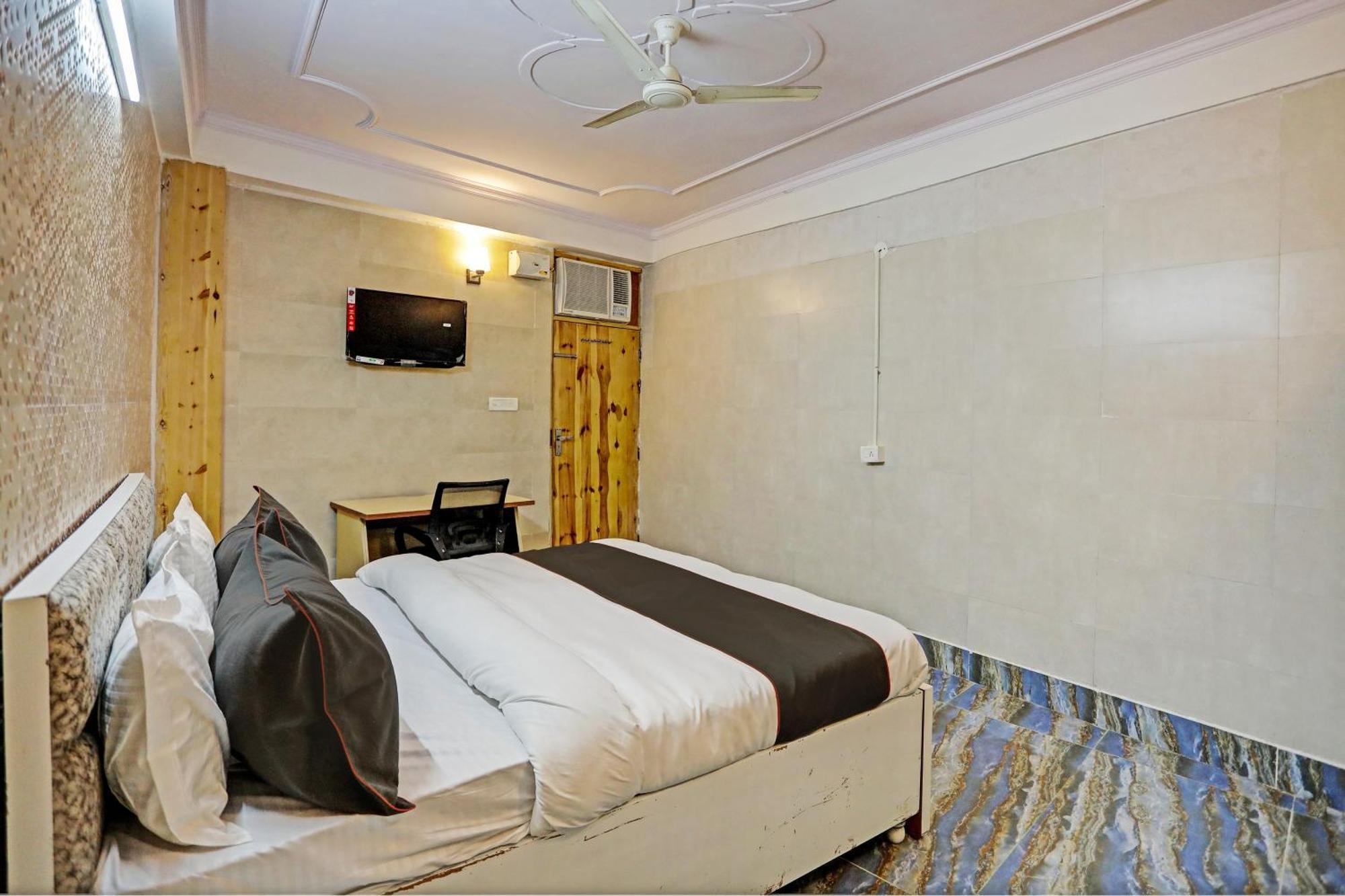 Umen Hotel Nearest Sector 66 Noida Exterior photo