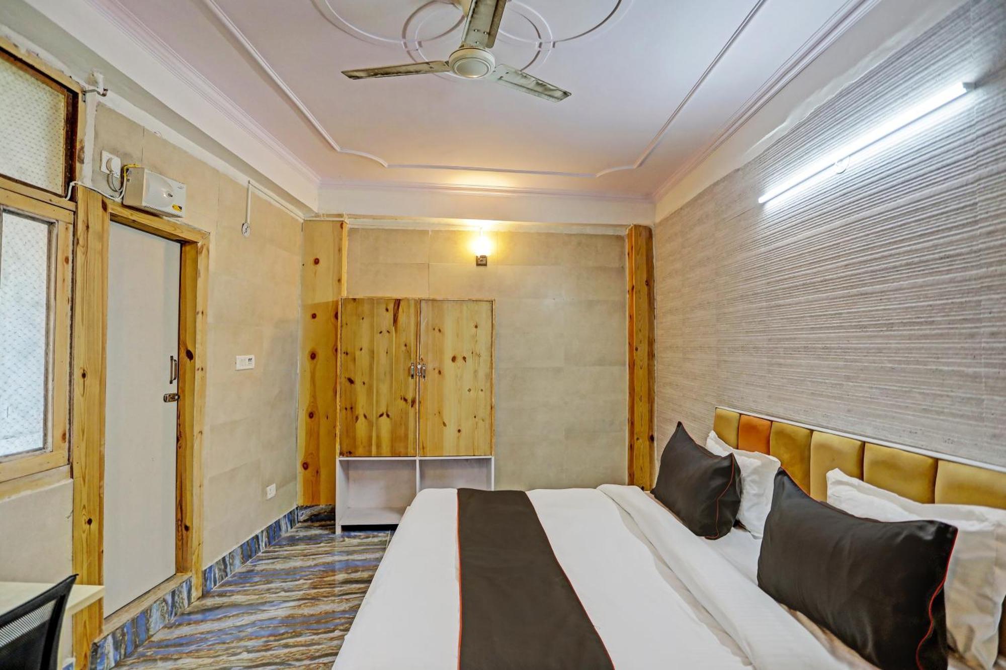 Umen Hotel Nearest Sector 66 Noida Exterior photo